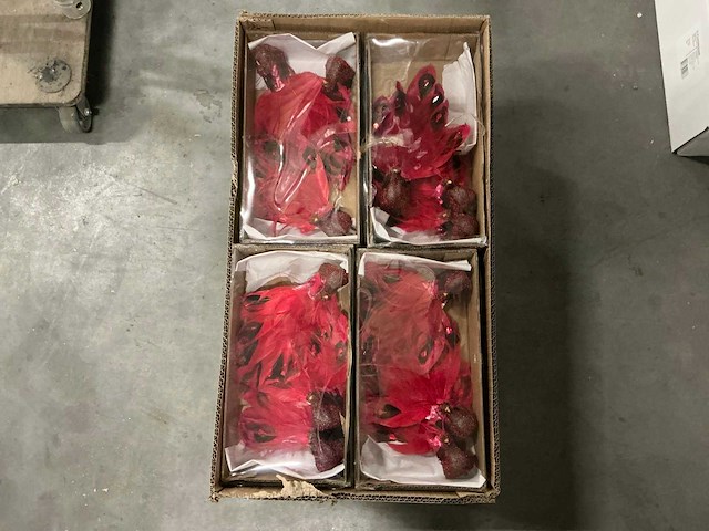 Partij peacocks on clips 20cm red (240x) - afbeelding 4 van  6