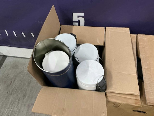 Partij pedaalemmers en afvalbakken - afbeelding 10 van  11