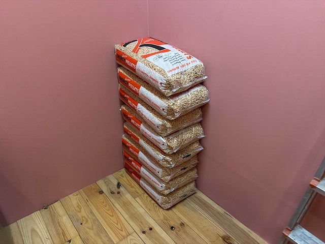 Partij pellets voor pelletkachel 8x15kg - afbeelding 1 van  2