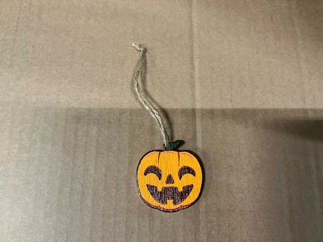 Partij pendant halloween pumpkin 2021 wood 4,7x5cm (13172x) - afbeelding 1 van  5