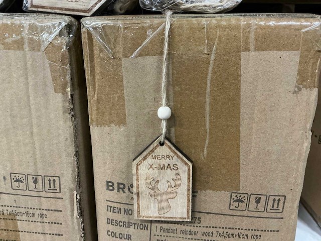 Partij pendant reindier wood 7x4,5cm+16cm rope (6336x) - afbeelding 1 van  3