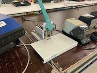 Partij perforators, nietmachines en stille ionisator (5x) - afbeelding 8 van  9