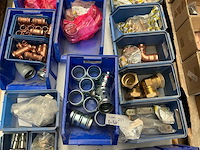 Partij persfittingen en installatiematerialen - afbeelding 3 van  4