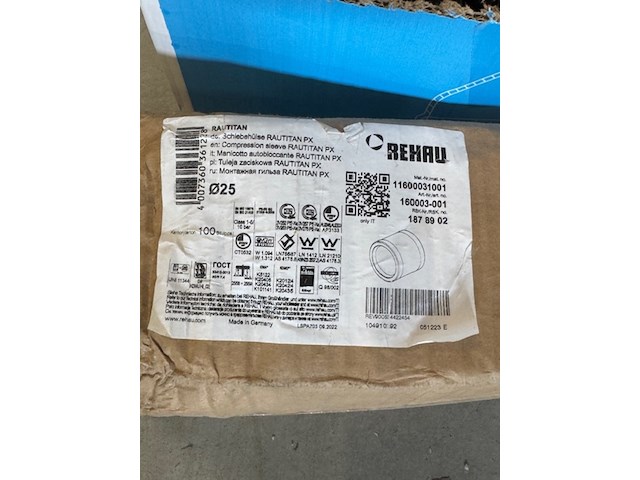 Partij perskoppelingen en schuifhulzen rehau, rautitan en rautherm - afbeelding 4 van  11