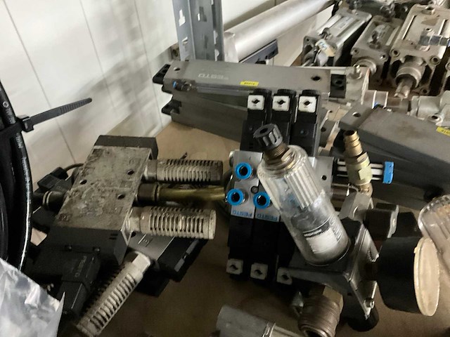 Partij persluchtapparatuur - afbeelding 6 van  9