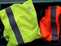 Partij persoonlijke beschermingsmiddelen in kunststof krat - afbeelding 3 van  4