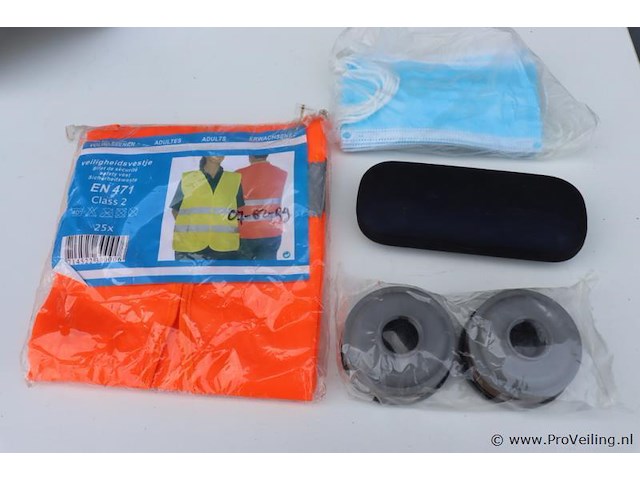 Partij persoonlijke beschermingsmiddelen o.a. honeywell gezichtsscherm, gehoorbeschermer & handschoenen - afbeelding 7 van  11