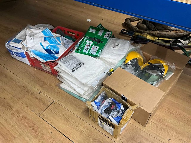 Partij persoonlijke beschermingsmiddelen - afbeelding 1 van  6