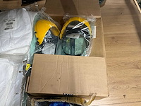 Partij persoonlijke beschermingsmiddelen - afbeelding 2 van  6