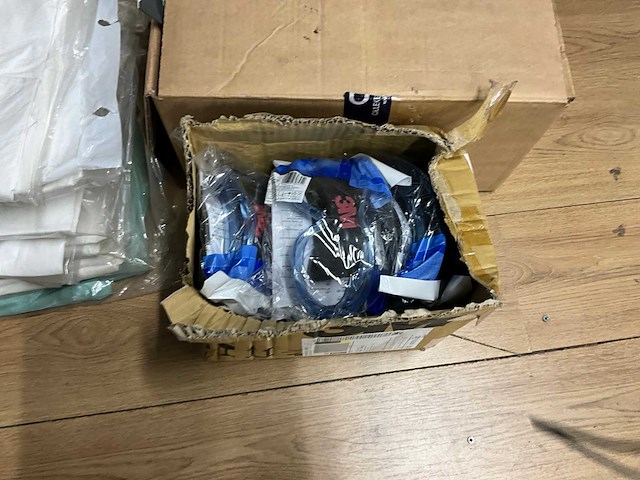 Partij persoonlijke beschermingsmiddelen - afbeelding 3 van  6