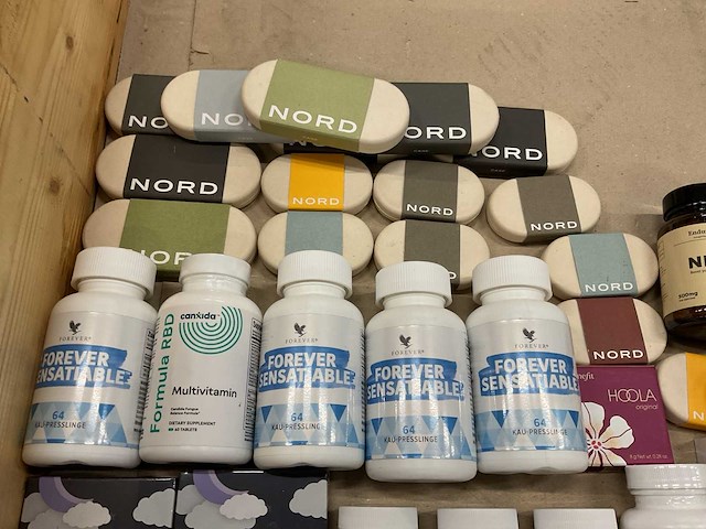 Partij persoonlijke verzorgingsproducten - afbeelding 7 van  8