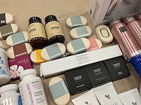 Partij persoonlijke verzorgingsproducten - afbeelding 8 van  8