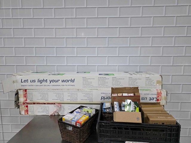 Partij (philips) lichtbronnen - afbeelding 1 van  8