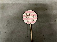 Partij pick ‘baby girl’ wood ø8cm+50cm stick pink (475x) - afbeelding 1 van  4