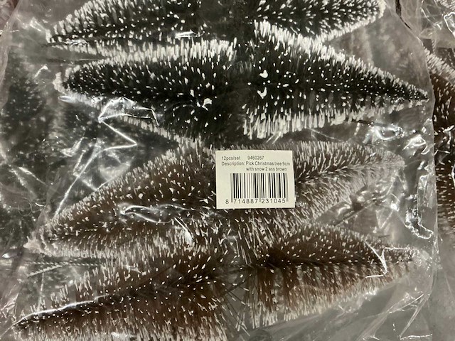 Partij pick christmas tree 9cm with snow (227x) - afbeelding 3 van  3