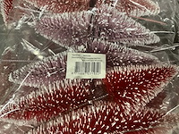 Partij pick christmas tree 9cm with snow (227x) - afbeelding 1 van  3
