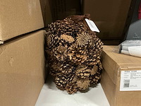 Partij pinus nigra naturel 1kg per net (12x) - afbeelding 1 van  4