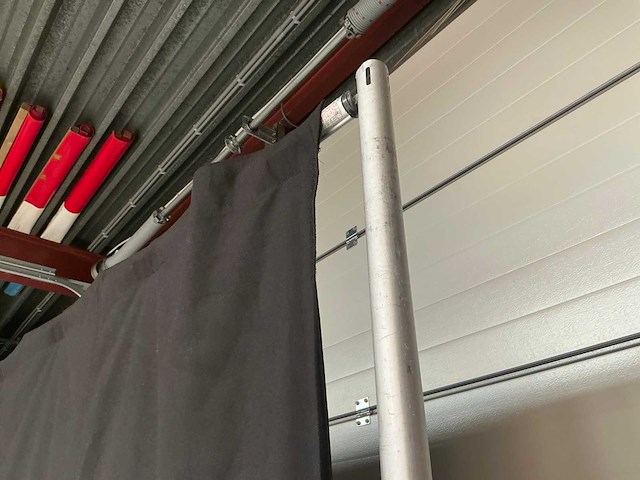 Partij pipe & drape - afbeelding 8 van  13