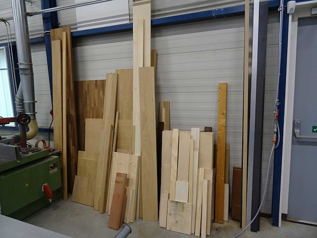 Partij plaatmateriaal en houtrestanten - afbeelding 5 van  5