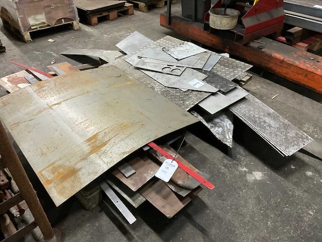 Partij plaatmateriaal - afbeelding 2 van  5