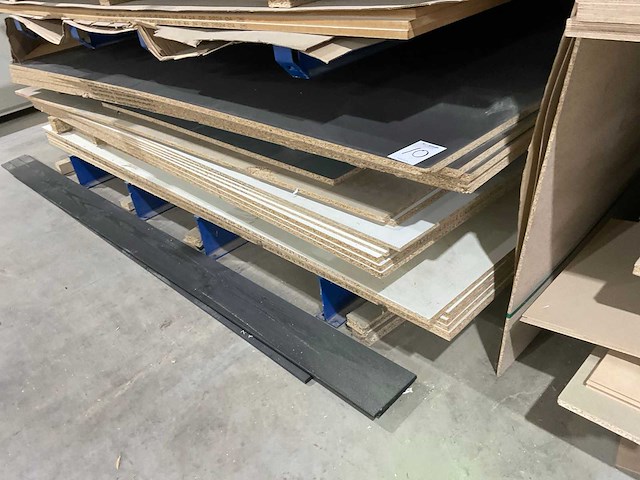 Partij plaatmateriaal - afbeelding 2 van  12