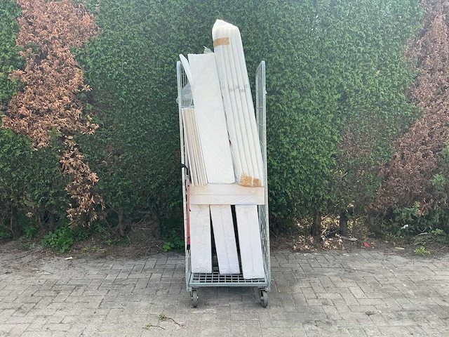 Partij plafondplaten & isolatieplaten - afbeelding 1 van  6