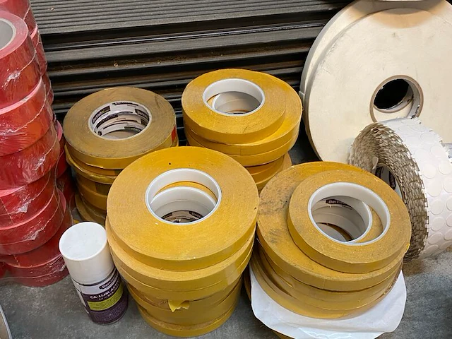 Partij plakband en dubbelzijdig tape ne elastiek - afbeelding 9 van  11