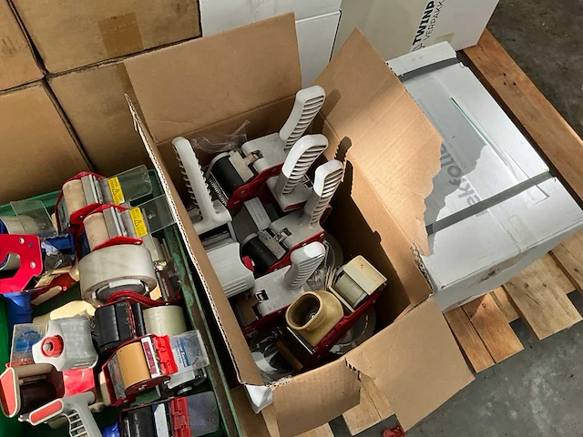 Partij plakband + plak dispensers - afbeelding 3 van  7