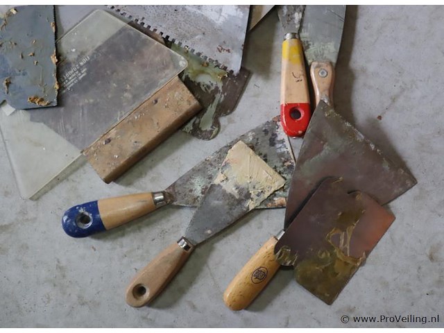 Partij plamuurmessen & lijmkammen - afbeelding 3 van  3