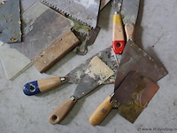 Partij plamuurmessen & lijmkammen - afbeelding 3 van  3