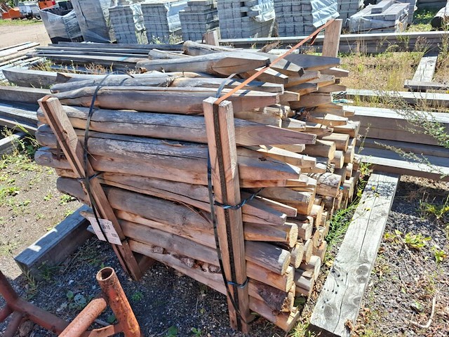 Partij planken, balken en palen - afbeelding 2 van  12