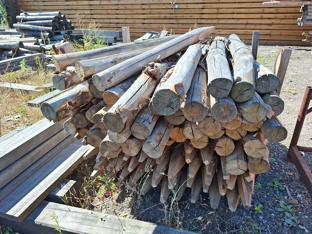 Partij planken, balken en palen - afbeelding 4 van  12
