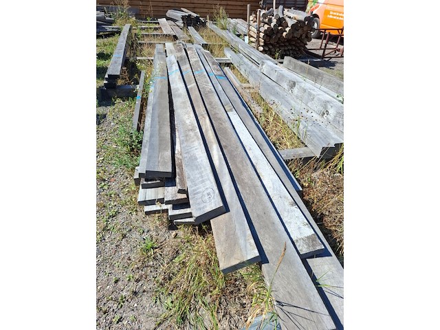 Partij planken, balken en palen - afbeelding 5 van  12