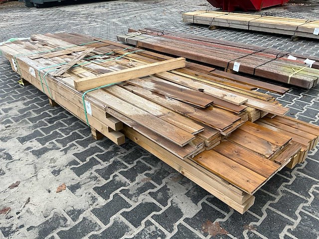Partij planken & balken - afbeelding 1 van  6