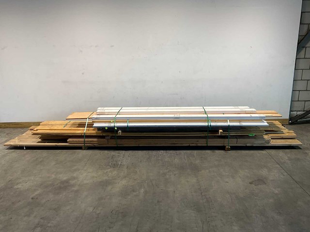 Partij planken diverse soorten en maten - afbeelding 5 van  12