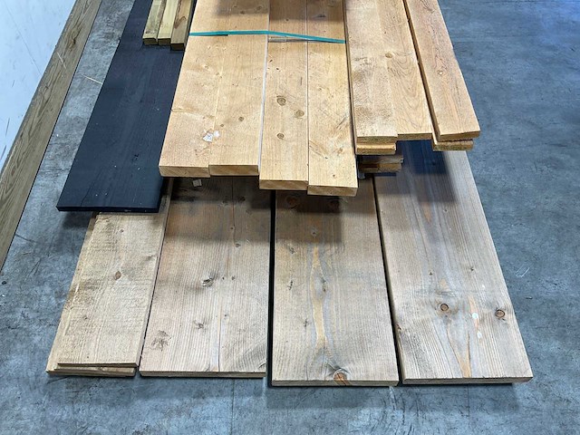 Partij planken diverse soorten en maten - afbeelding 10 van  12
