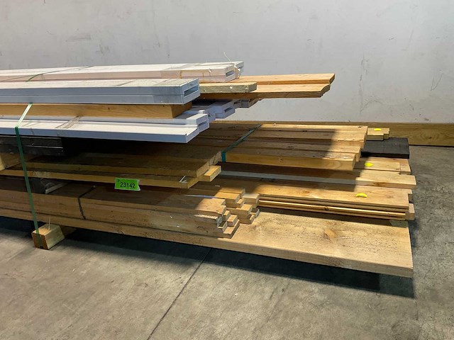 Partij planken diverse soorten en maten - afbeelding 3 van  12