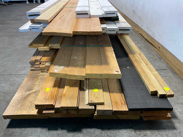 Partij planken diverse soorten en maten - afbeelding 7 van  12