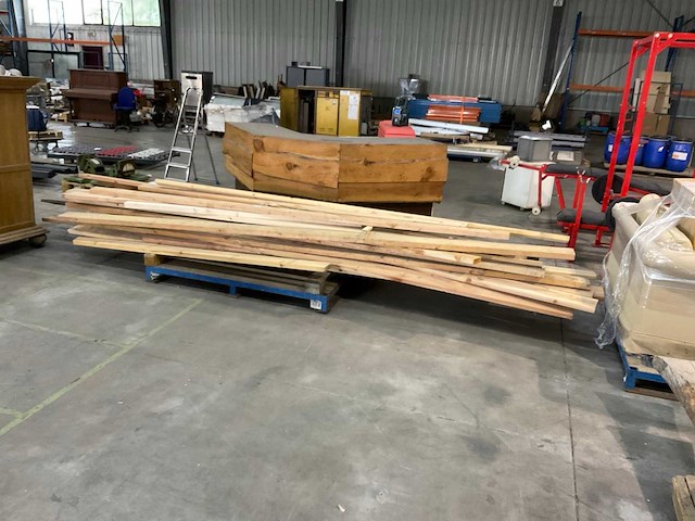 Partij planken - afbeelding 1 van  5