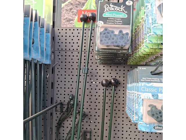 Partij plantensteunen en toebehoren o.a. peacock - afbeelding 21 van  55