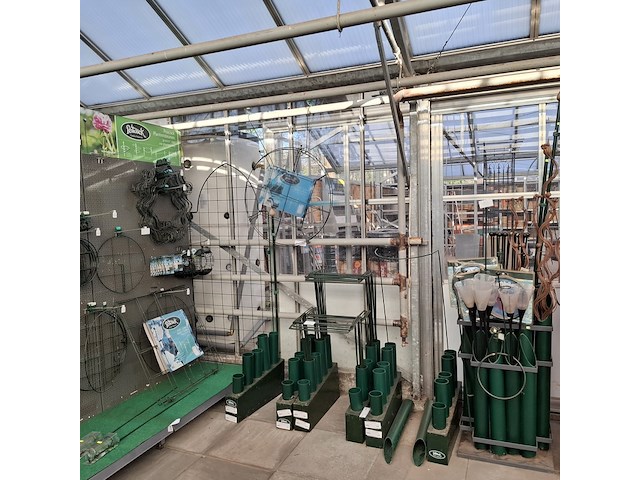 Partij plantensteunen en toebehoren o.a. peacock - afbeelding 12 van  55