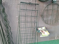 Partij plantensteunen en toebehoren o.a. peacock - afbeelding 25 van  55