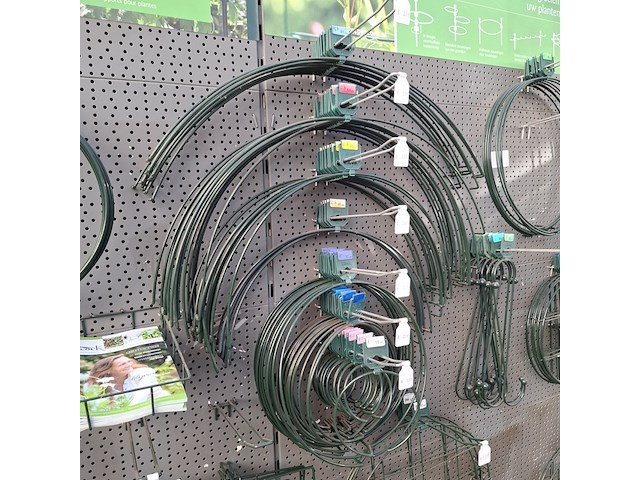 Partij plantensteunen en toebehoren o.a. peacock - afbeelding 27 van  55