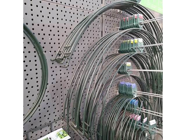 Partij plantensteunen en toebehoren o.a. peacock - afbeelding 28 van  55