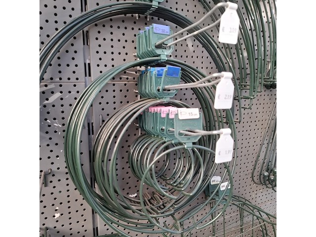 Partij plantensteunen en toebehoren o.a. peacock - afbeelding 29 van  55