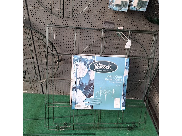 Partij plantensteunen en toebehoren o.a. peacock - afbeelding 36 van  55