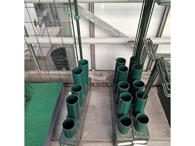 Partij plantensteunen en toebehoren o.a. peacock - afbeelding 42 van  55