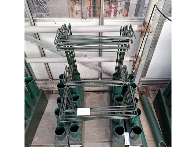 Partij plantensteunen en toebehoren o.a. peacock - afbeelding 44 van  55