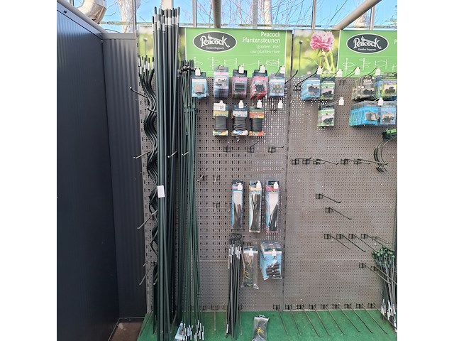 Partij plantensteunen en toebehoren o.a. peacock - afbeelding 34 van  55