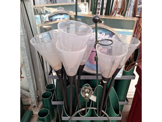 Partij plantensteunen en toebehoren o.a. peacock - afbeelding 47 van  55